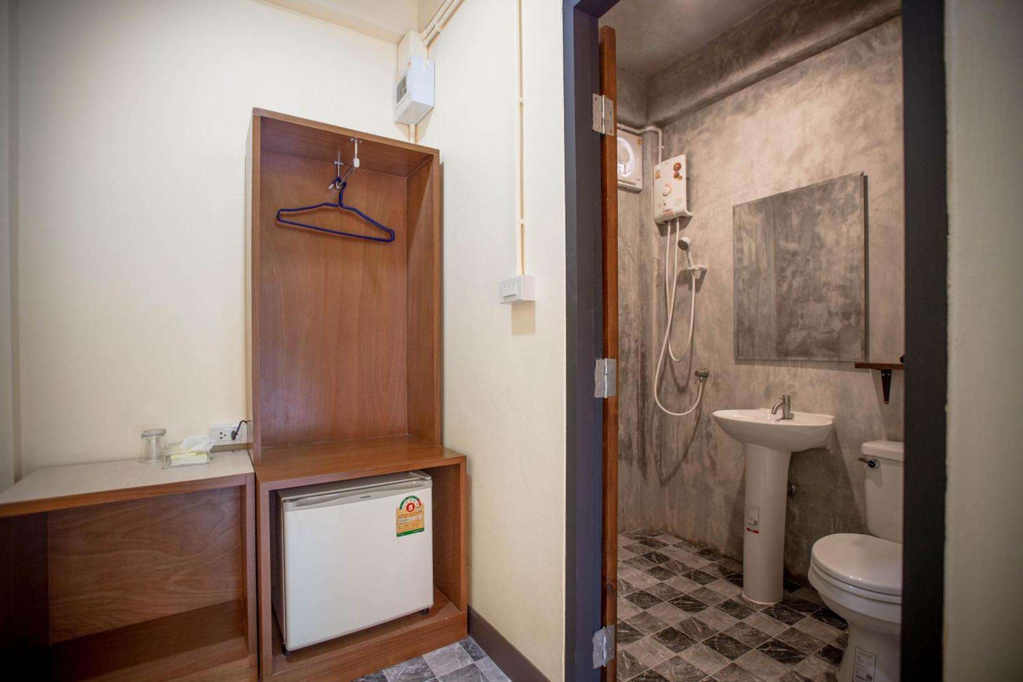 Tuscany Land Resort Donmuang Bangkok Rum bild